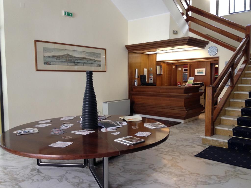 Hotel Mediterraneo キアンチャーノ・テルメ エクステリア 写真