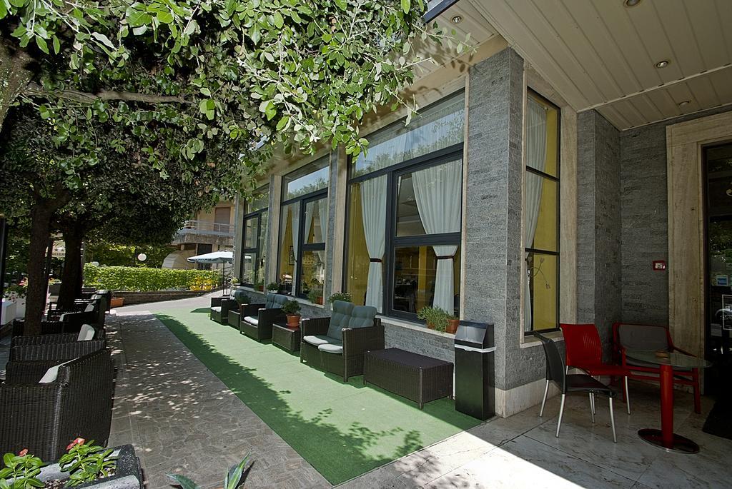 Hotel Mediterraneo キアンチャーノ・テルメ エクステリア 写真