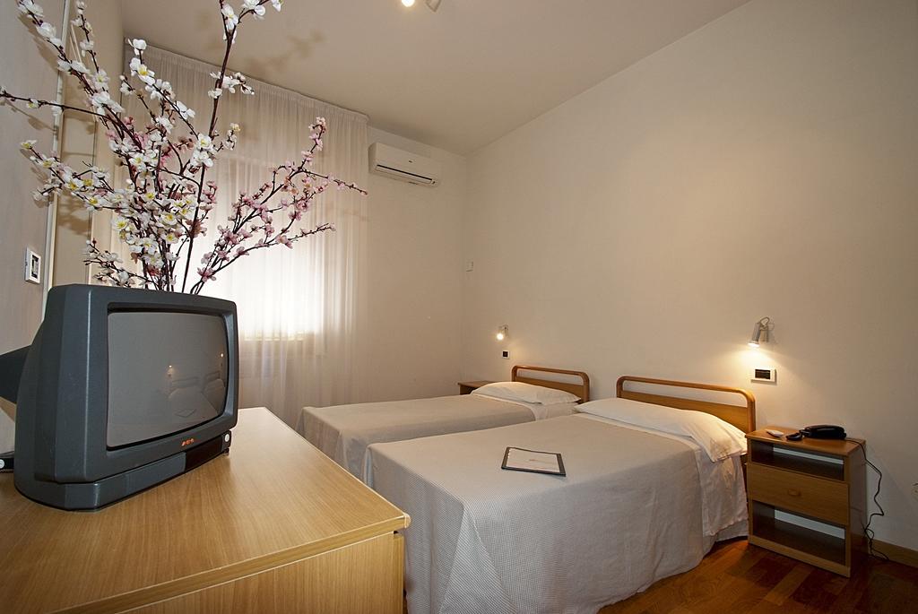 Hotel Mediterraneo キアンチャーノ・テルメ 部屋 写真