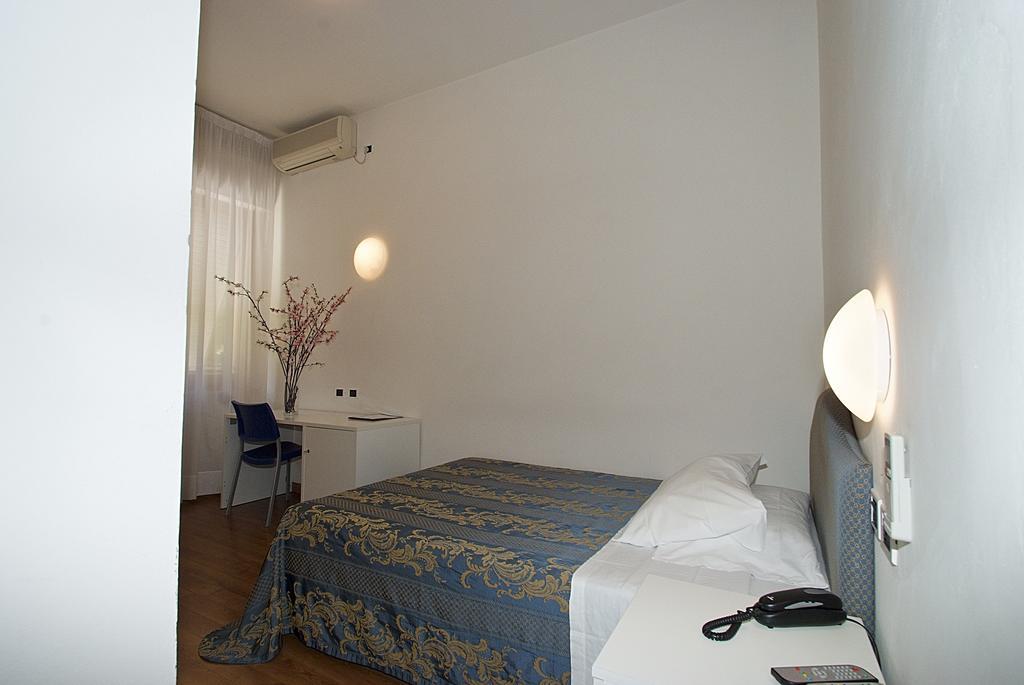 Hotel Mediterraneo キアンチャーノ・テルメ 部屋 写真