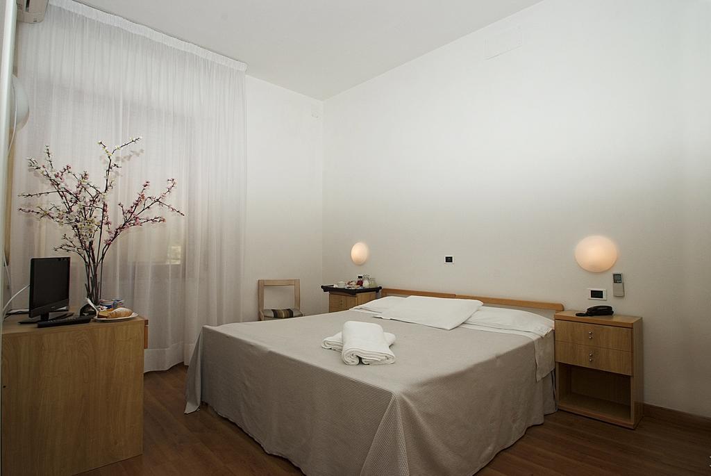 Hotel Mediterraneo キアンチャーノ・テルメ 部屋 写真