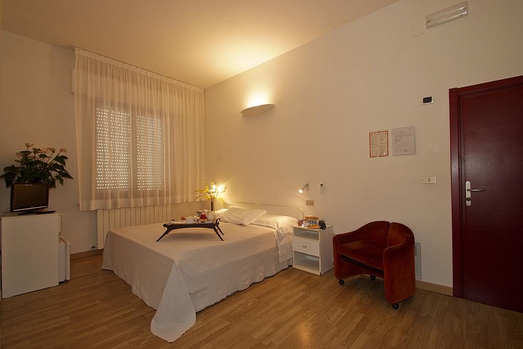 Hotel Mediterraneo キアンチャーノ・テルメ 部屋 写真