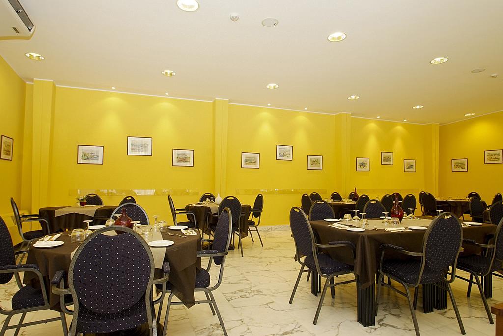 Hotel Mediterraneo キアンチャーノ・テルメ エクステリア 写真
